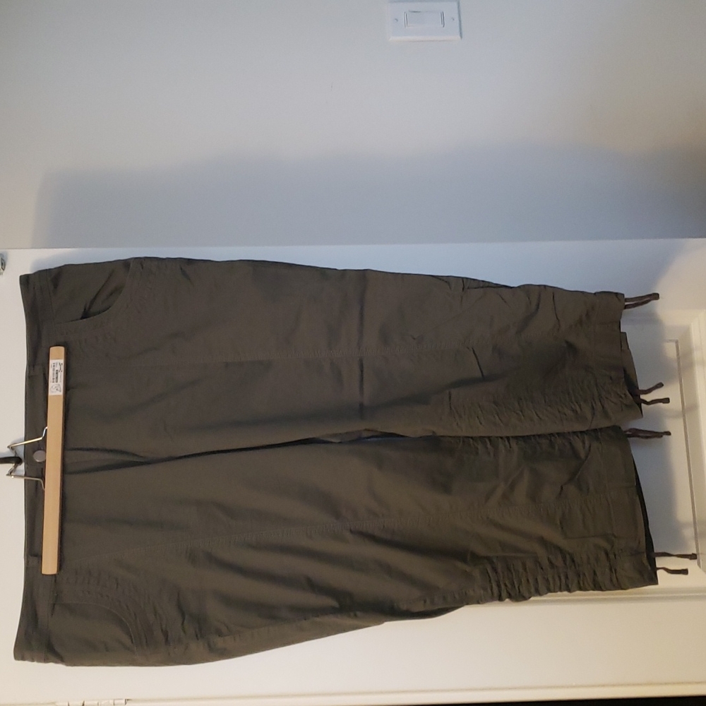 Cotton Capri Pants with Double Sided Ruching on Legs
